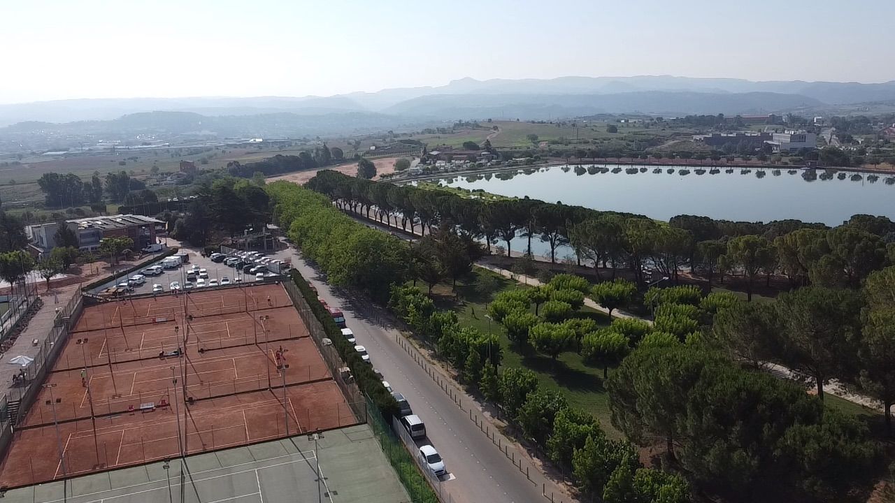 Read more about the article CoverTEG, cubierta marqeusina fotovoltaica The Club Padel Manresa