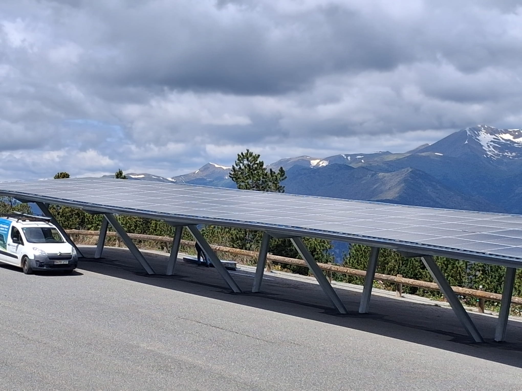 Read more about the article CoverTEGKIT, cubierta Marquesina Fotovoltaica 176 plazas en Cota 2000